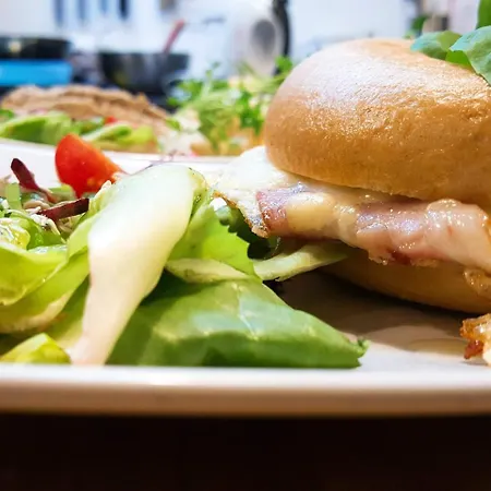 アパート Apartamenty-wroc Ksiecia Witolda ヴロツワフ